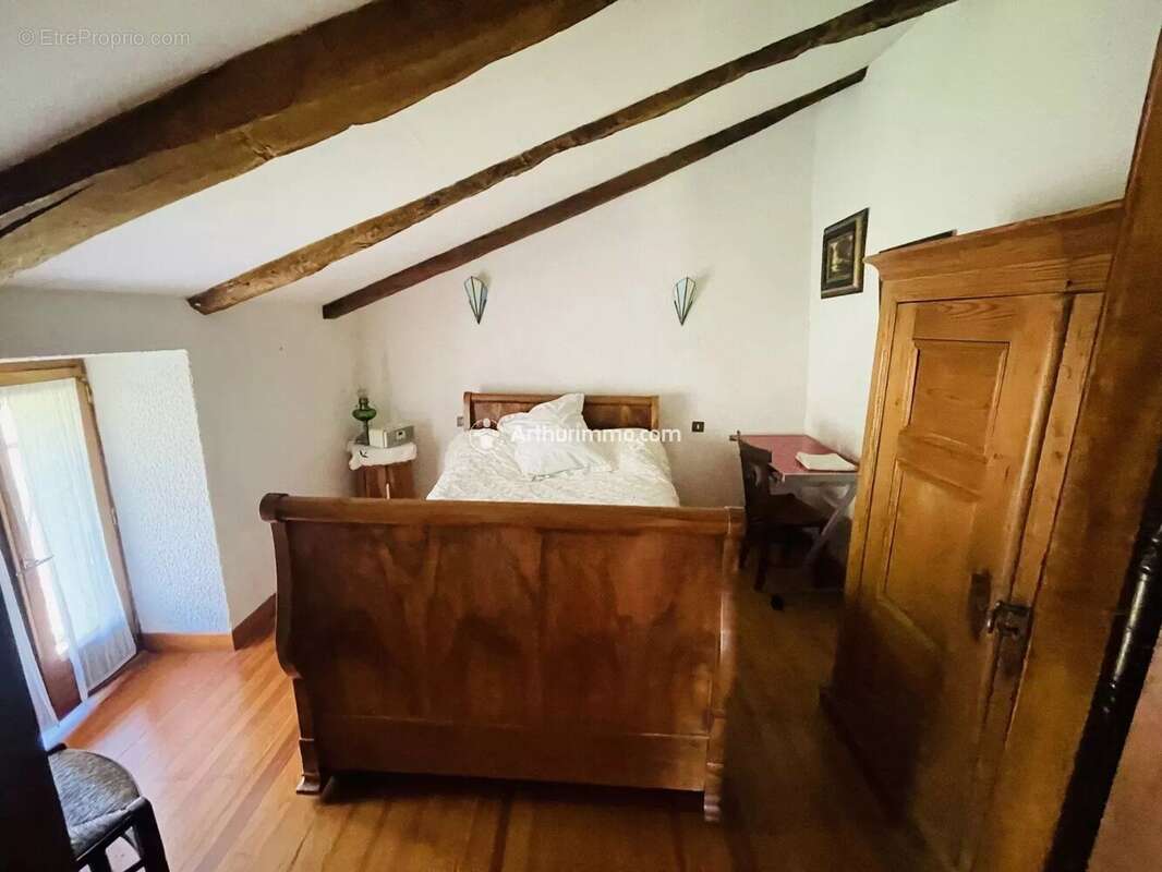 Maison à SAINT-GEORGES-DE-LUZENCON