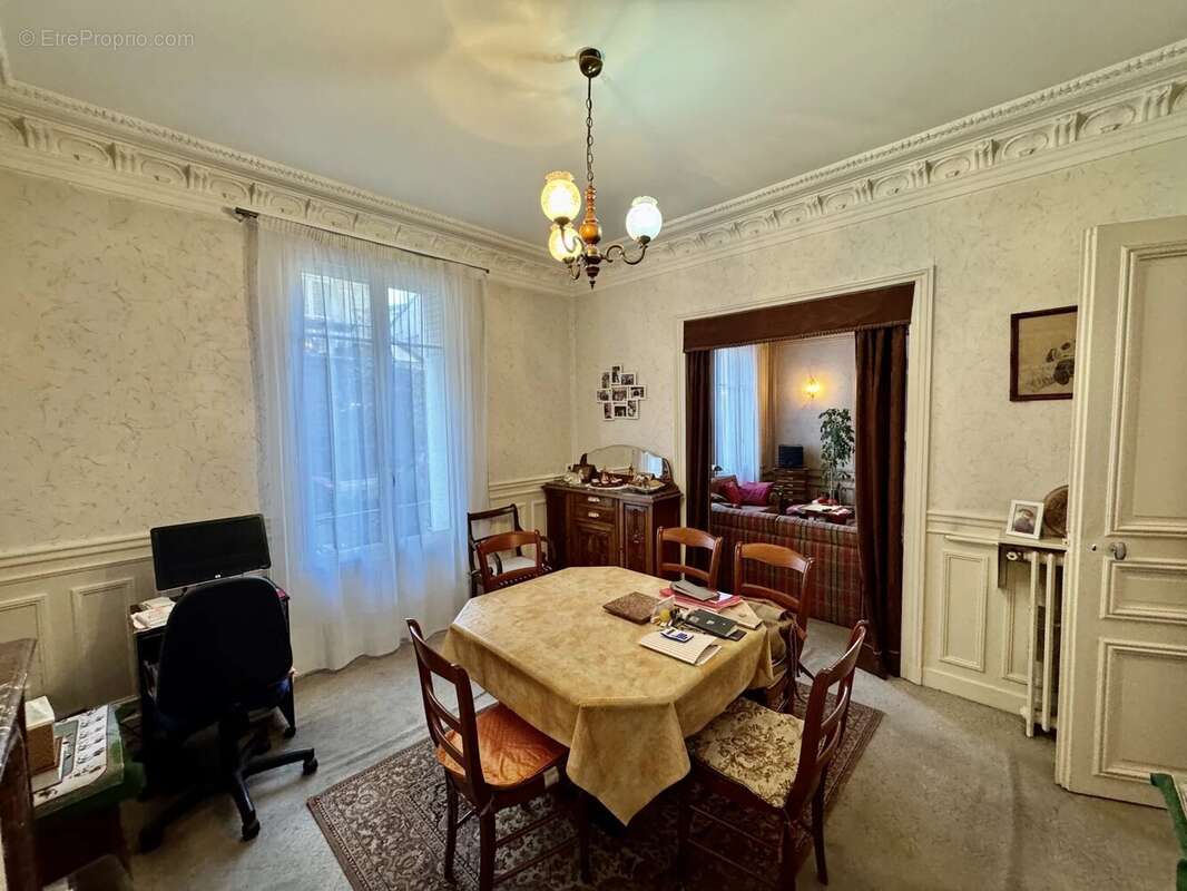 Appartement à NEUILLY-SUR-SEINE