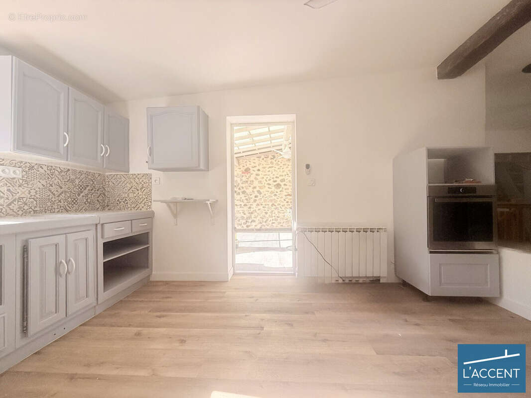 Maison 118 m² à Saint-Bauzille-De-Putois  - photo 7