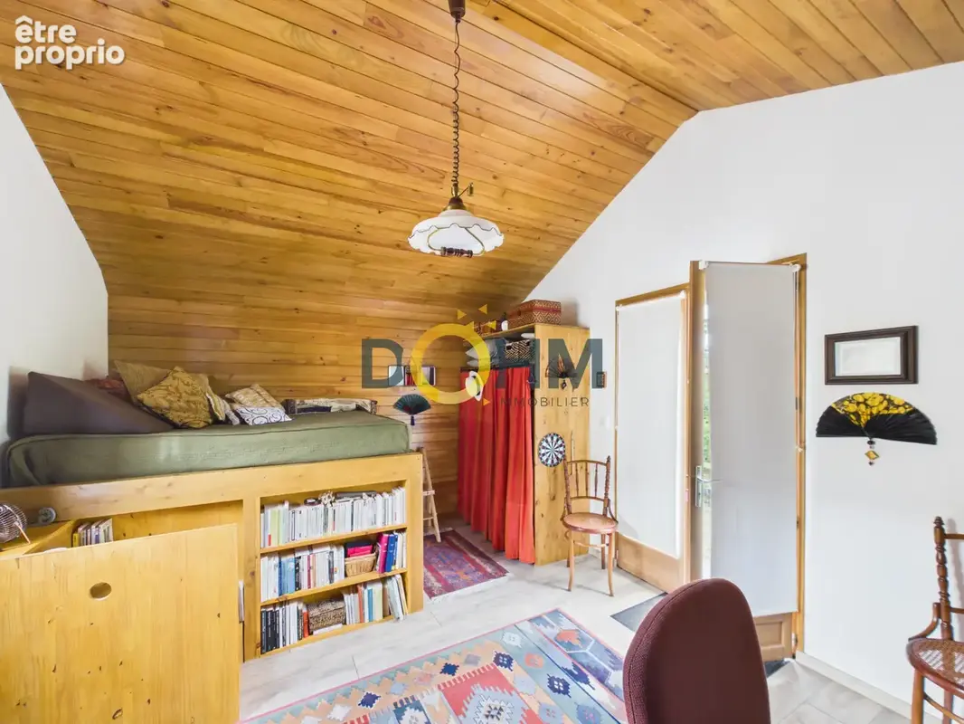 Maison de village sur 1903 m2 de terrain avec chalet neuf 19,6 m2 . - photo 11