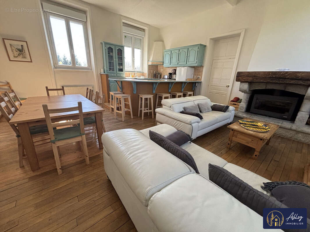 Maison 5 pièces RIOM-ES-MONTAGNES (Cantal) - Maison à RIOM-ES-MONTAGNES