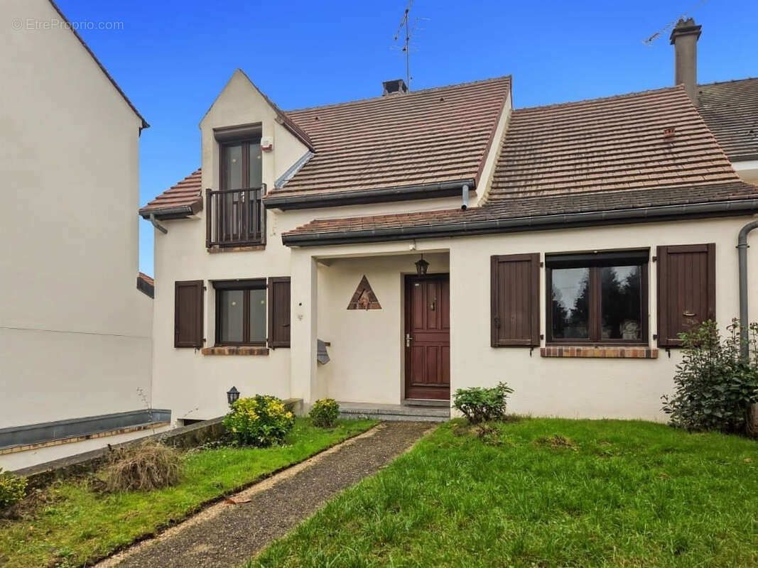 Maison à VERRIERES-LE-BUISSON