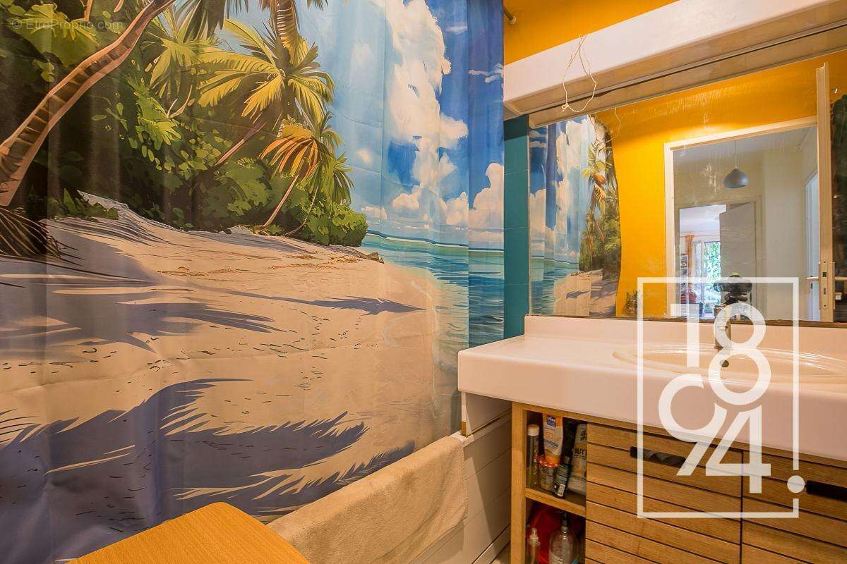 Appartement à MARSEILLE-9E