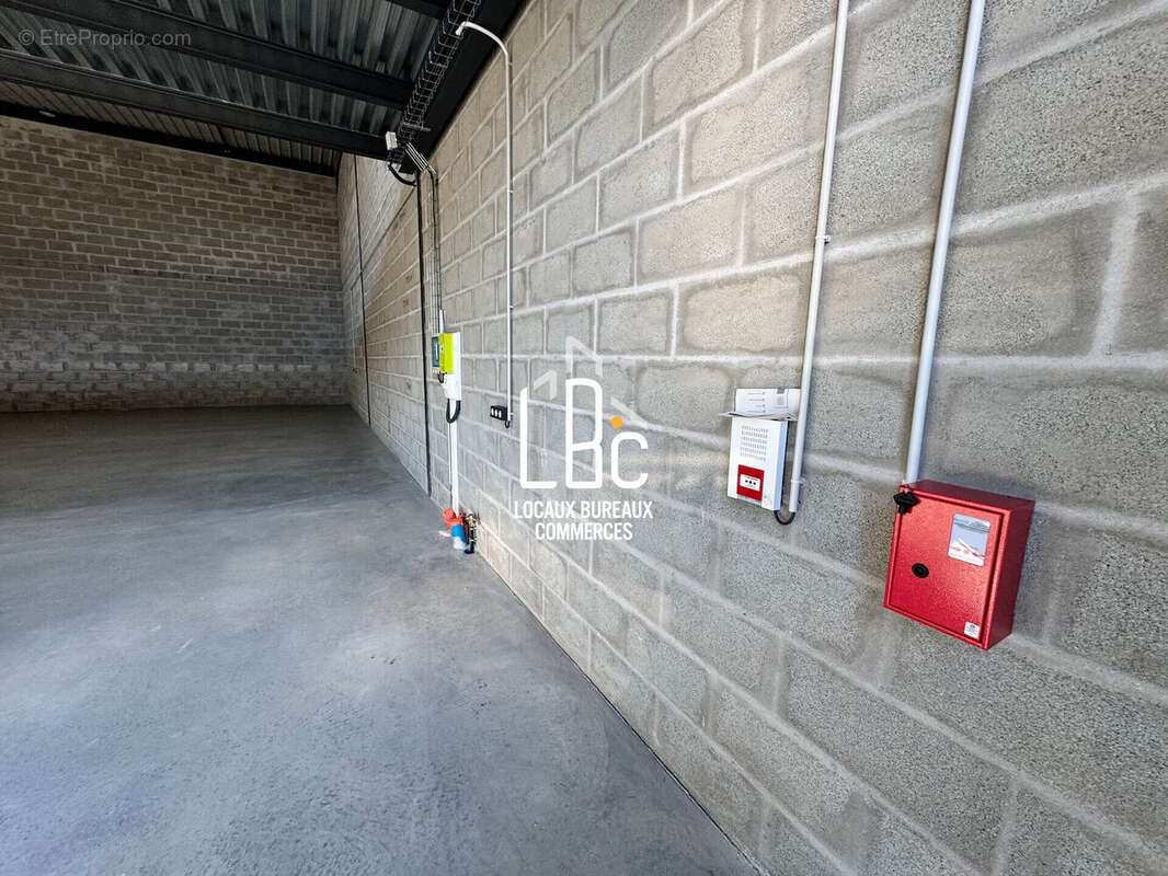 Commerce à BASSE-GOULAINE