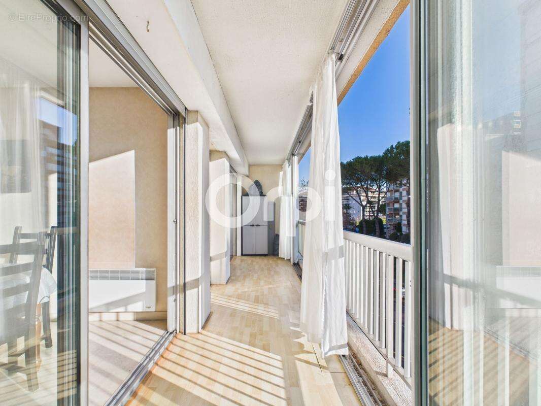 Appartement à MANDELIEU-LA-NAPOULE