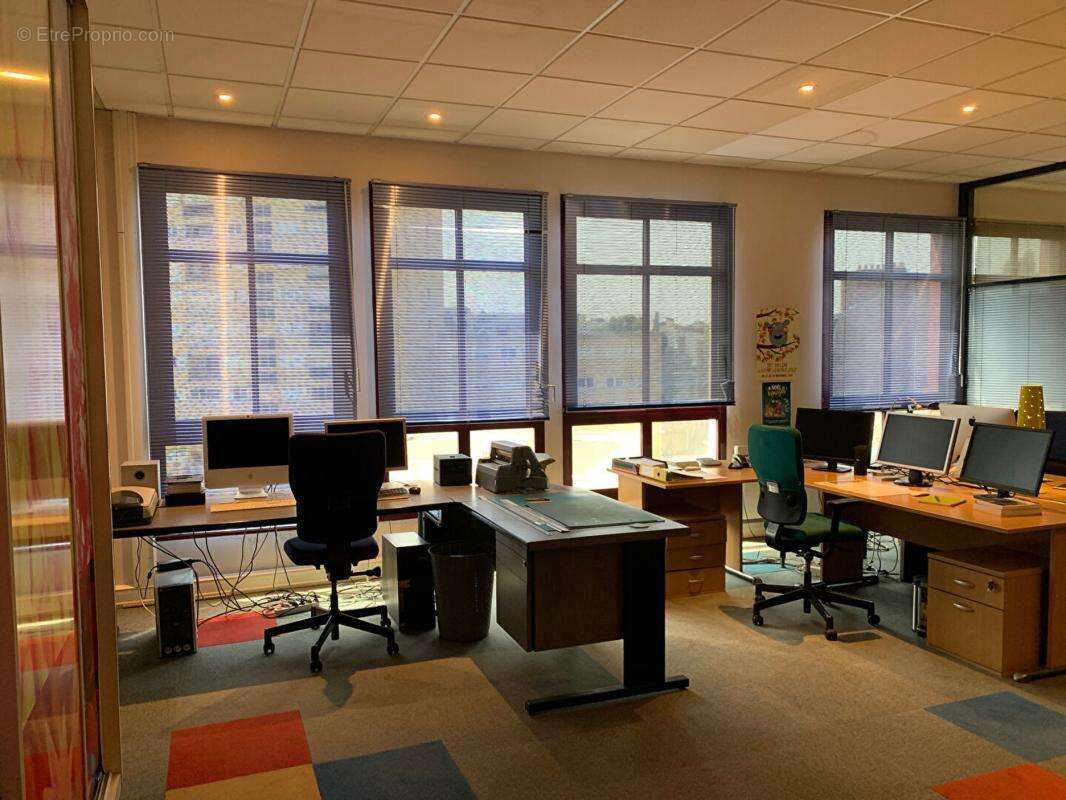 Commerce 208 m² à Limoges  - photo 5