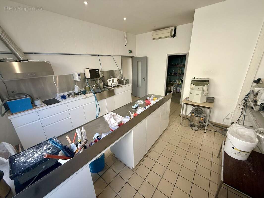 Commerce 138 m² à Cazilhac  - photo 6
