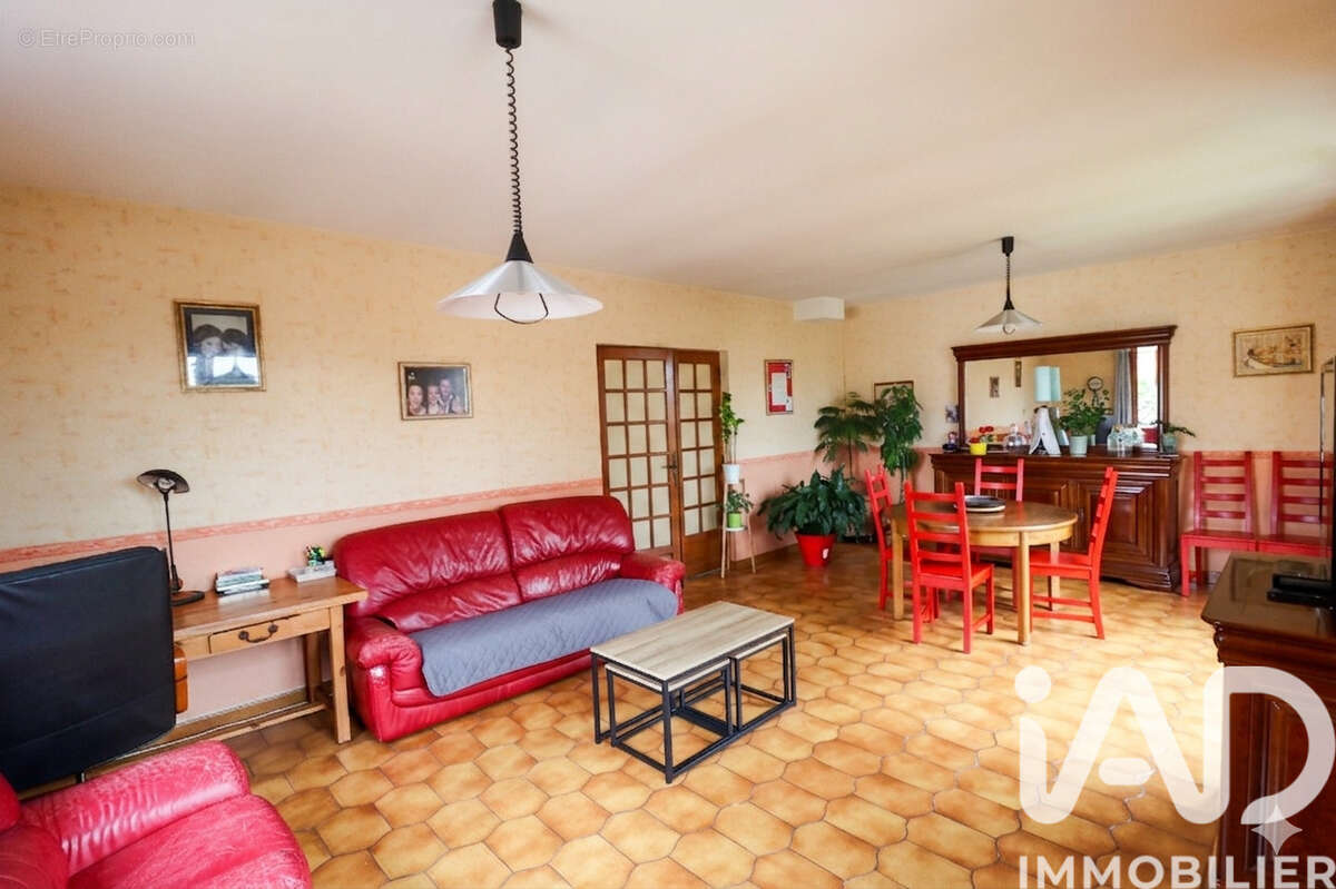 Photo 9 - Maison à COURNON-D'AUVERGNE