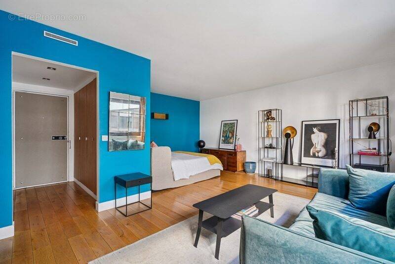 Appartement à PARIS-8E