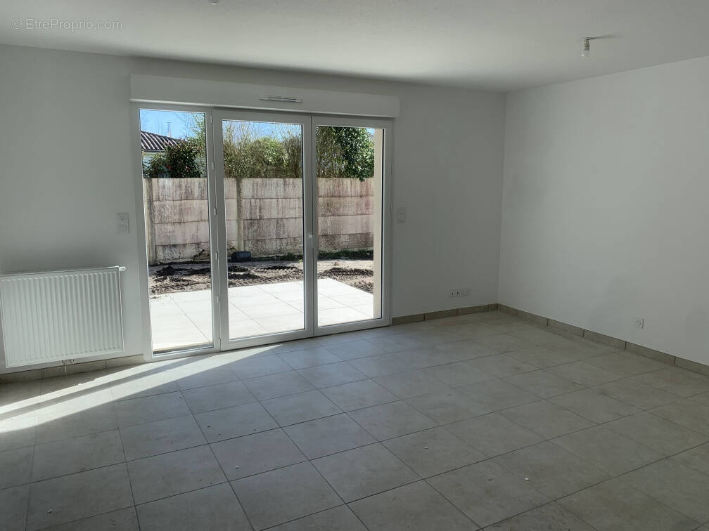 Maison à SAINT-JEAN-D'ILLAC