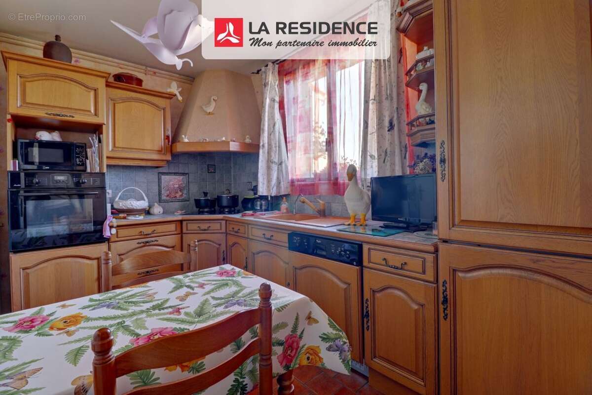 Maison à JOUY-LE-MOUTIER