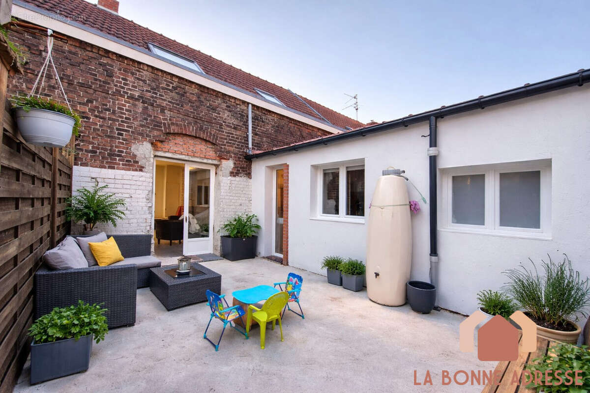 transformé avec IA - Maison à WATTRELOS