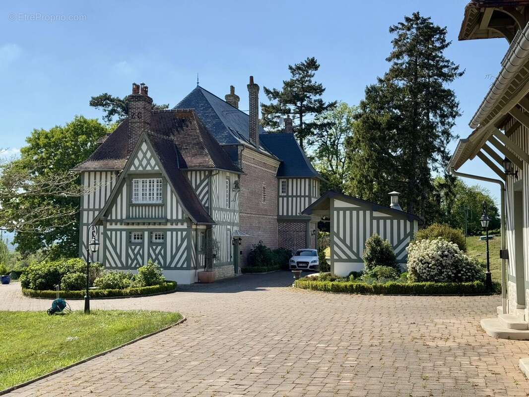 Maison à PONT-L&#039;EVEQUE