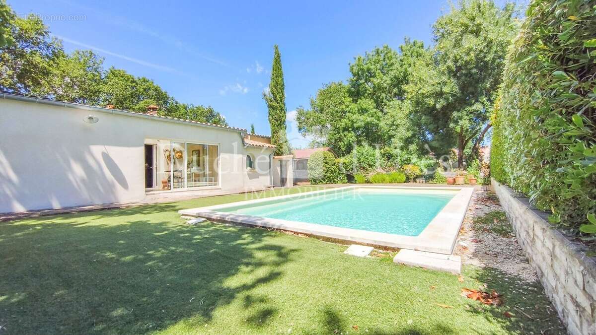 Photo 2 - Maison à UZES