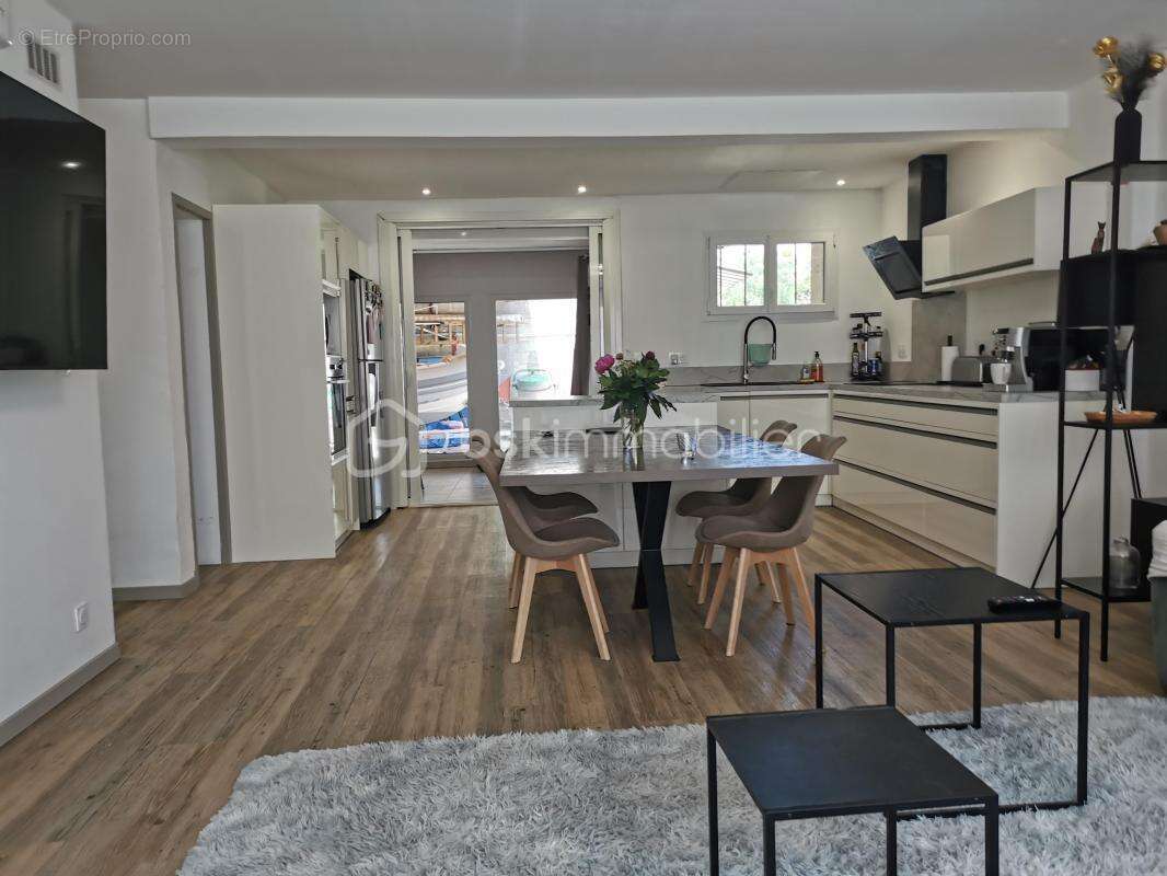 Maison à SAINT-ESTEVE