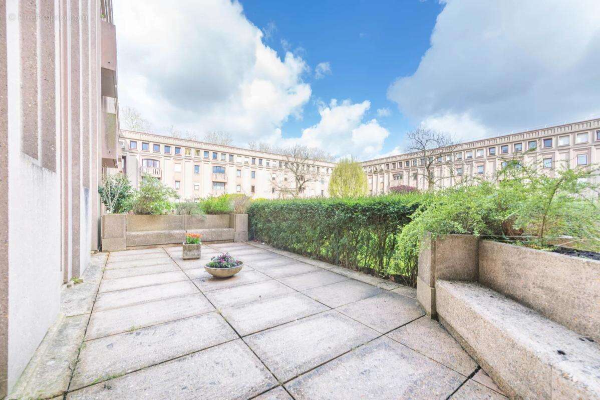 Appartement à MONTIGNY-LE-BRETONNEUX