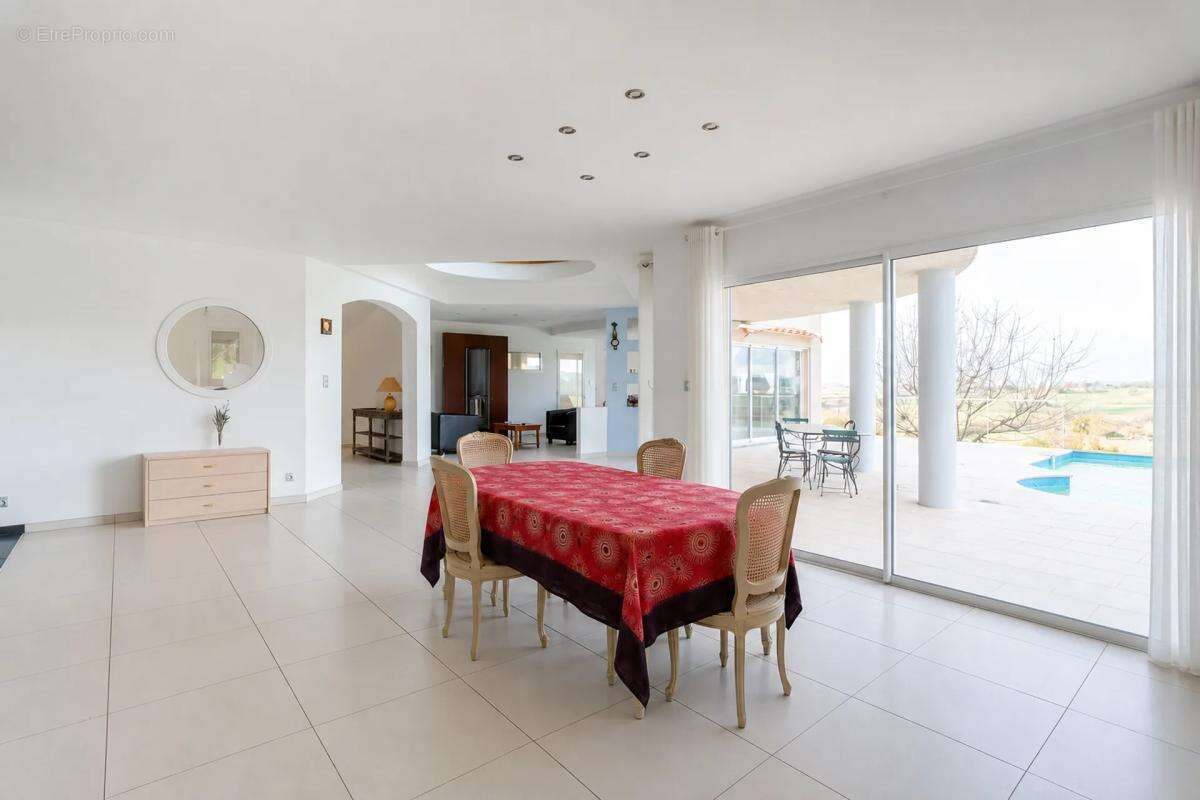 Maison de 9 pièces de 320 m² à 10min d'Albi - photo 23