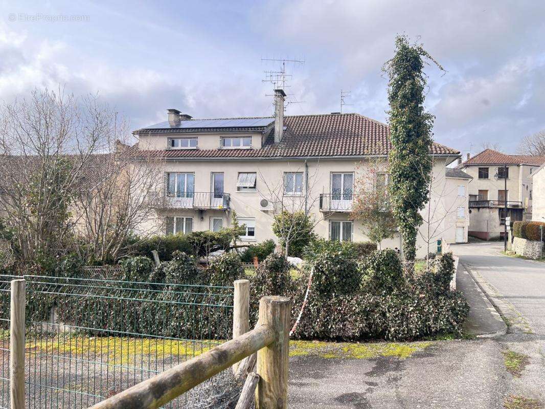 Appartement à LATRONQUIERE