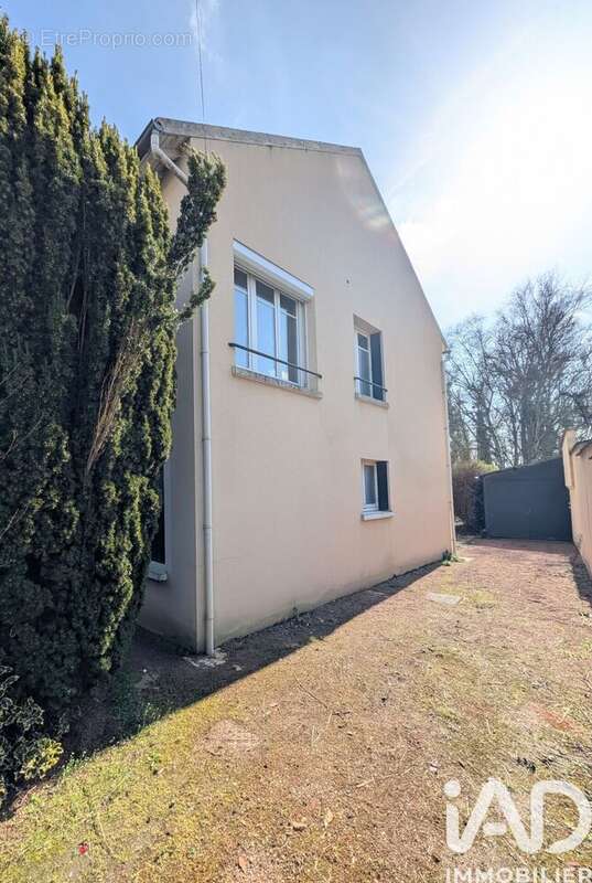 Photo 3 - Maison à CHEVRIERES