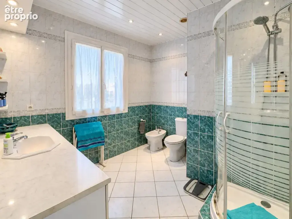 01150 BLYES   Maison 4 chambres, sous-sol complet et jardin clos de 1 086 m2 - photo 11