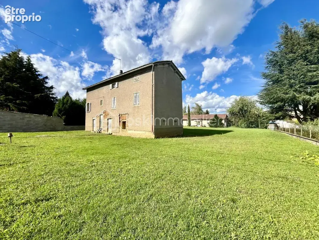 Maison à ARNAS