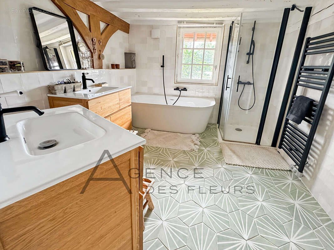 Maison à FRENEUSE