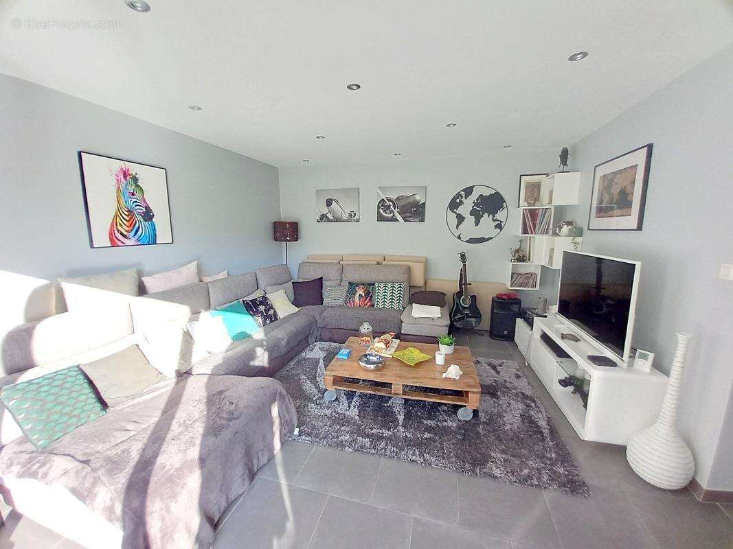 Maison familiale de 250 m² – 5 chambres - terrain 1569m² - au calme - photo 7