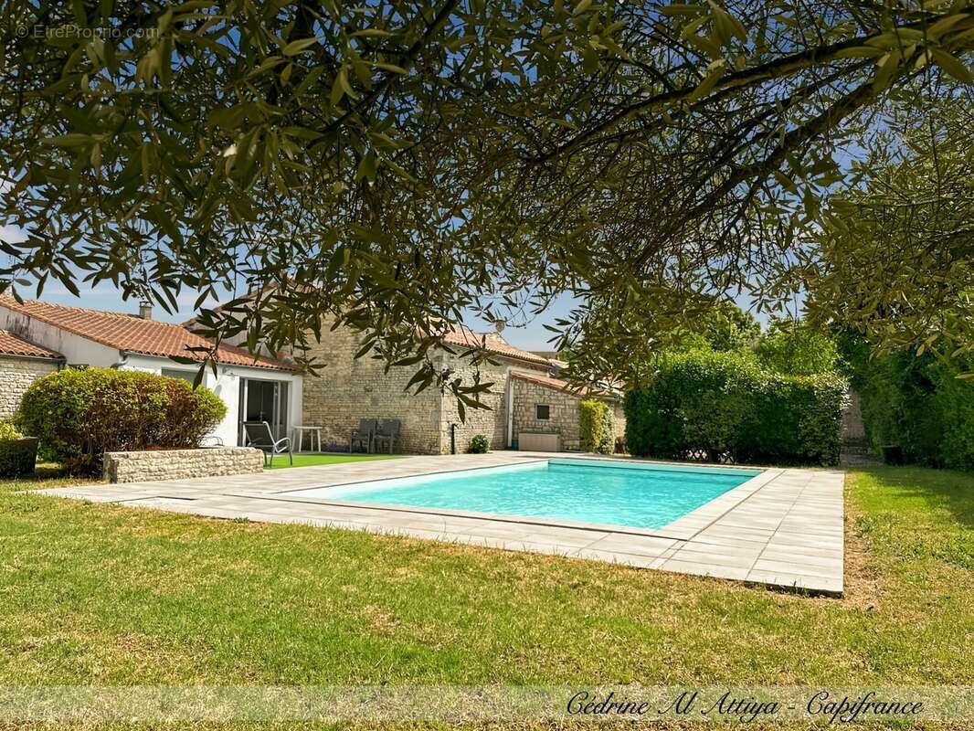 Propriété à vendre 318m2 habitables, 11 pièces, 7 chambres, parcelle de 1700m2 environ, jardin, garage, piscine, dépendances - photo 17