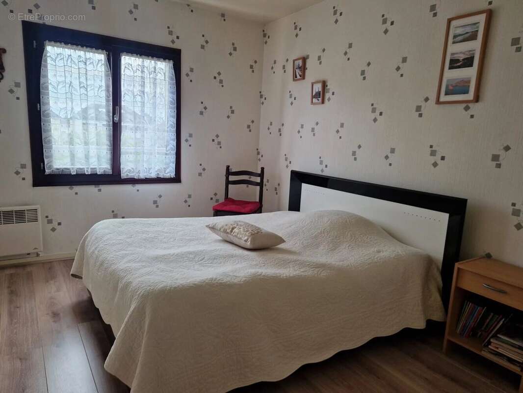 Maison à VOISINS-LE-BRETONNEUX