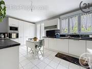 Maison à SAVIGNY-LE-TEMPLE