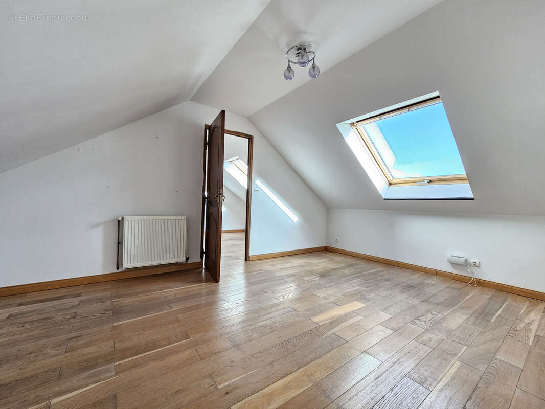 Maison à BRUAY-LA-BUISSIERE