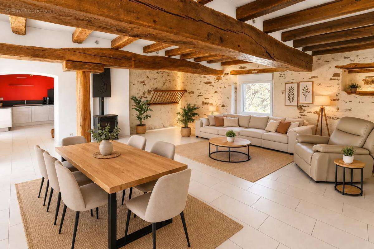 Maison à SAINT-MACAIRE-EN-MAUGES