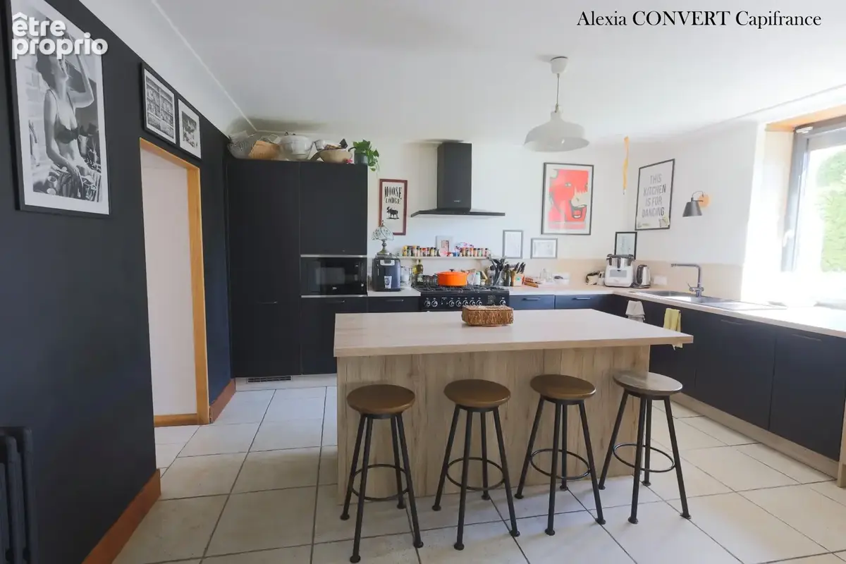 Maison à vendre 5 pièces 162m², terrain 714m² proche centre village d'ATTIGNAT (01) - photo 4