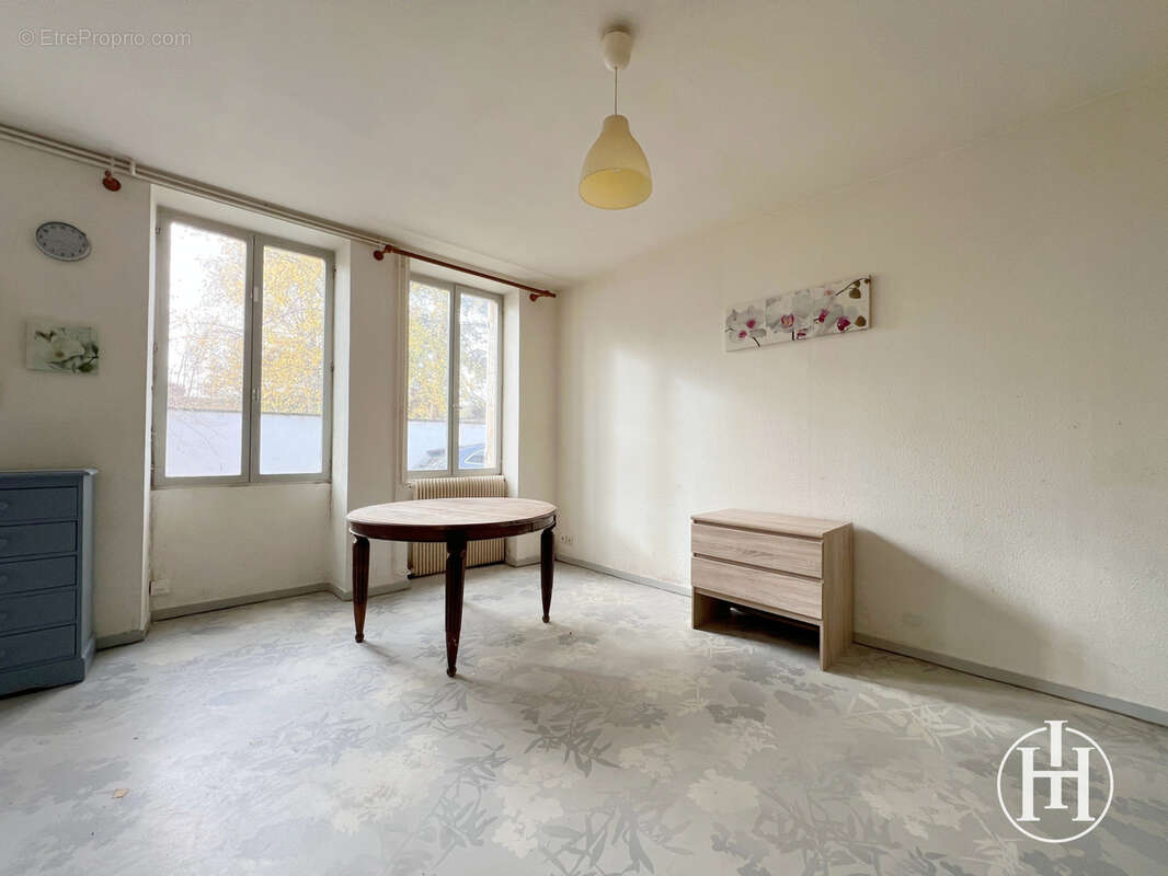 Maison à SAINT-AMAND-MONTROND