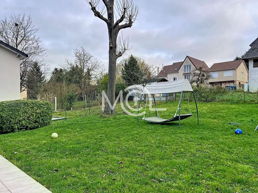 Maison à BOUSSY-SAINT-ANTOINE