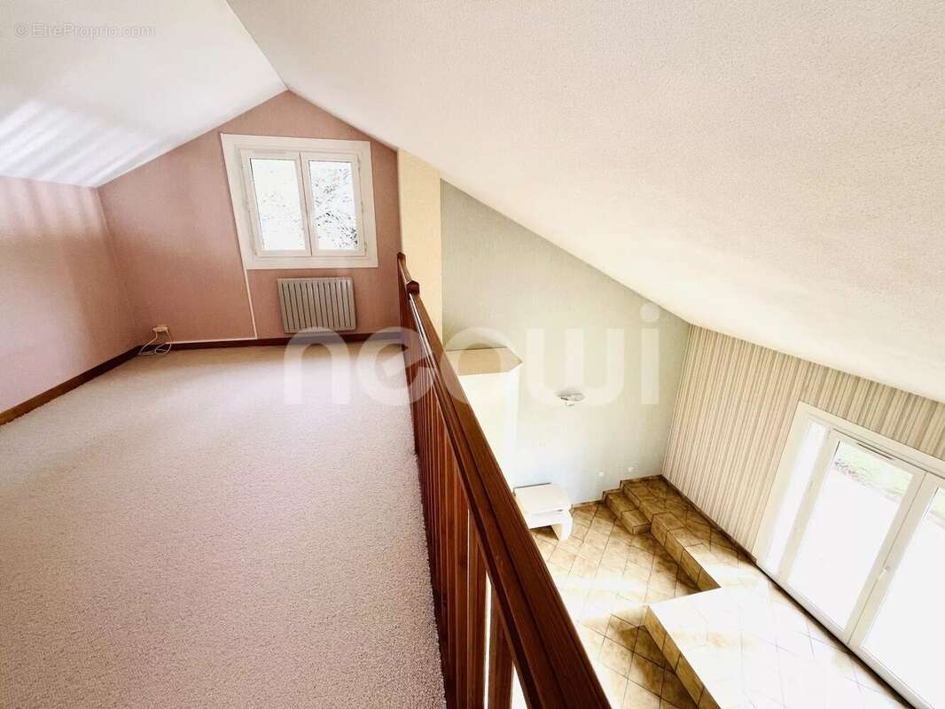 Maison à CHARBONNIERES-LES-VIEILLES