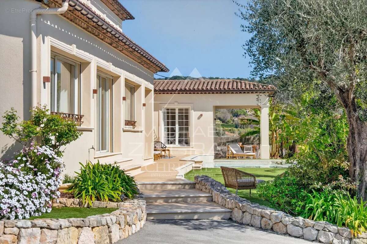Maison à MOUGINS