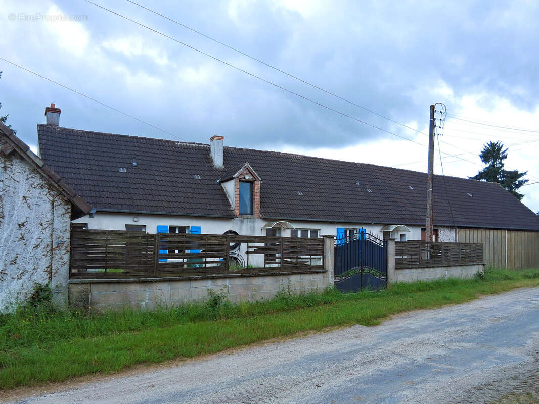Maison à COULLONS