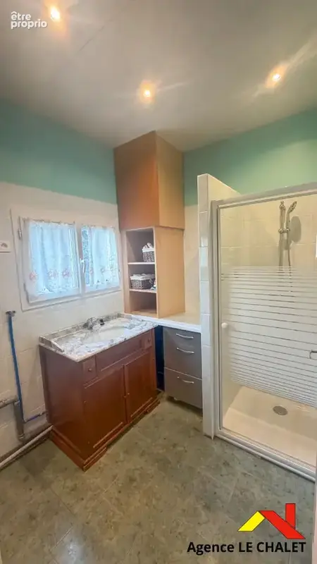 Villeneuve-le-Roi / Pavillon 3 pièces de 65 m² avec dépendance, ateliers et grand jardin - photo 6
