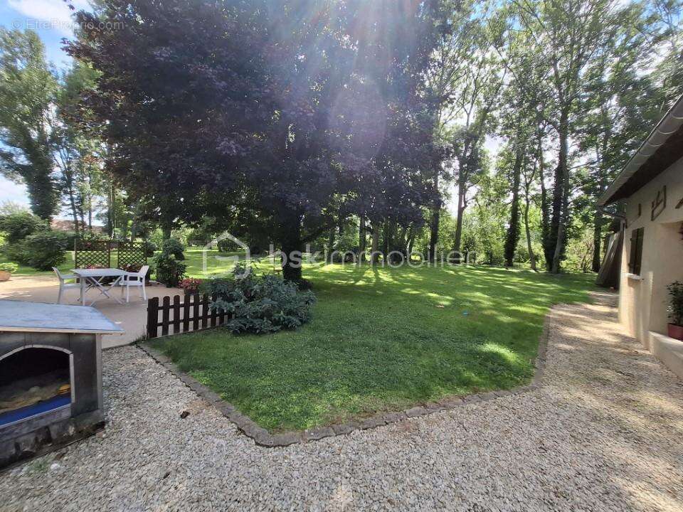 Maison avec annexes + grand parking idéal activité pro ou artisan - photo 2