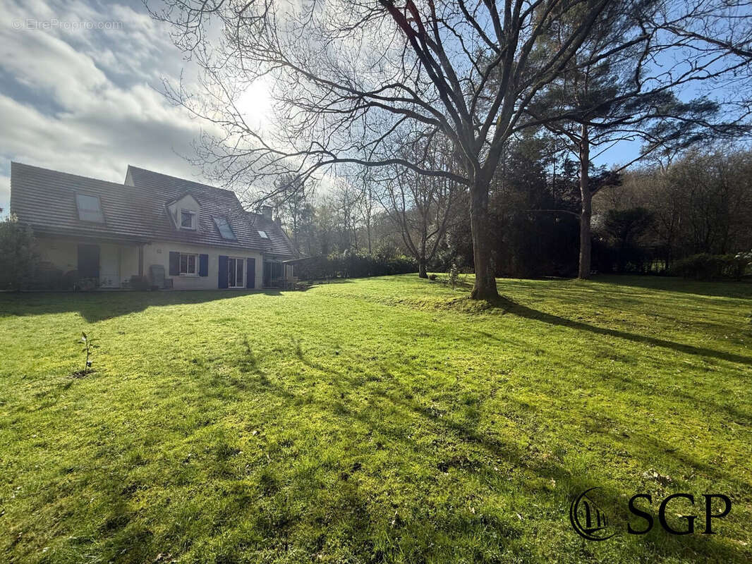 Maison à CHATEAUFORT