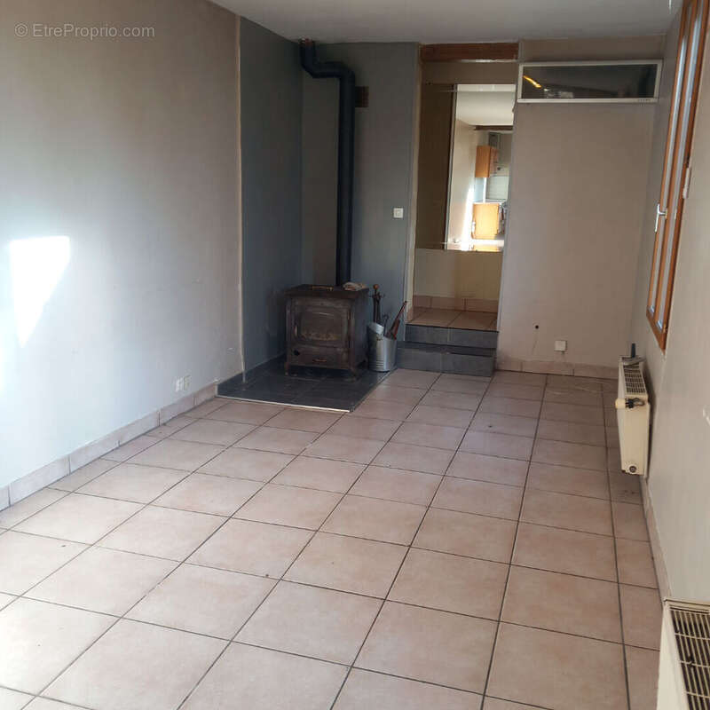 Maison à SAINT-PIERRE-LES-NEMOURS