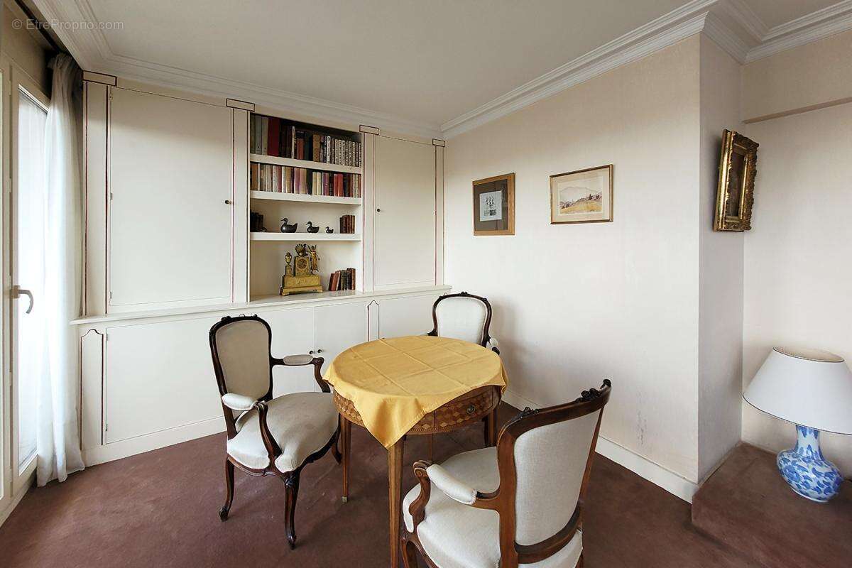 Appartement à PARIS-15E