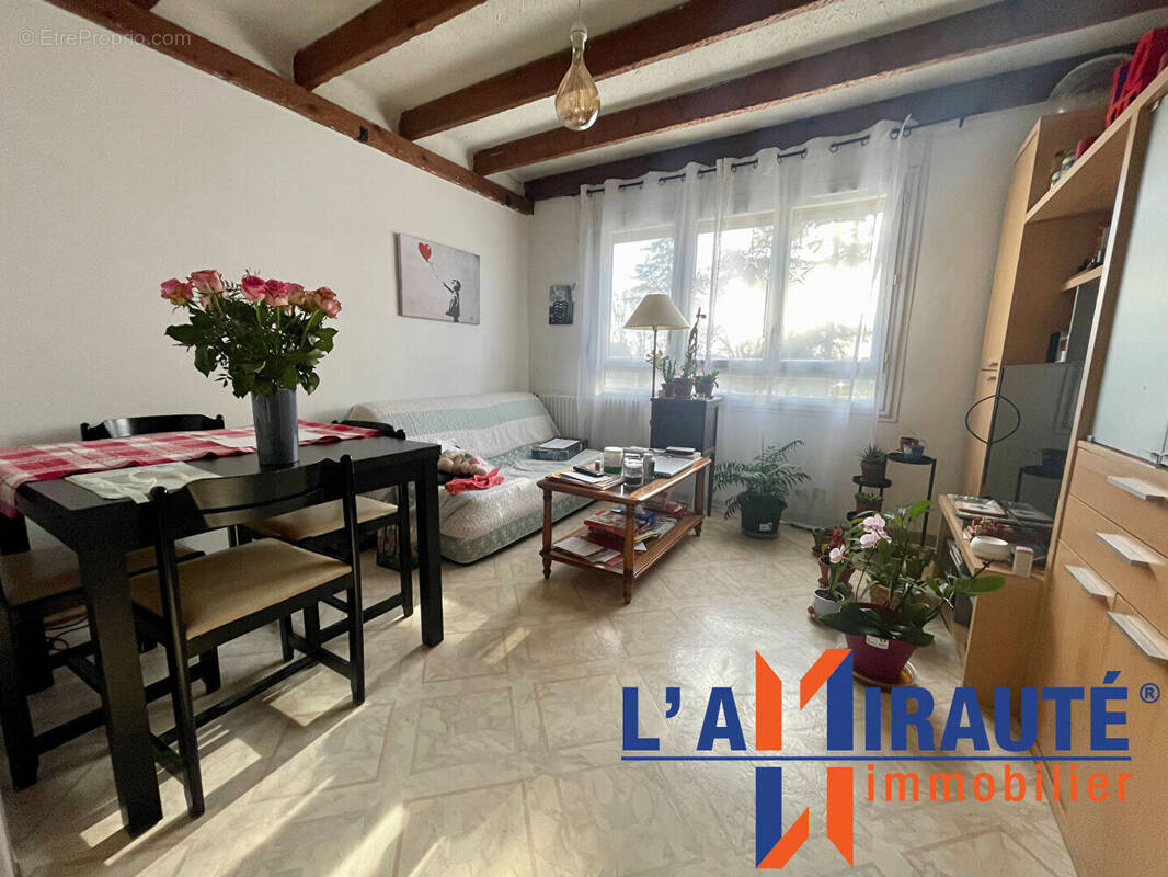Appartement à SARTROUVILLE
