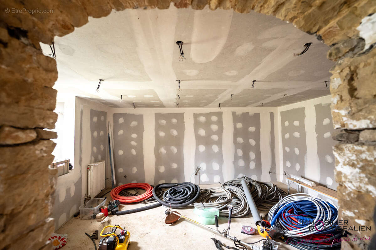 Gevresin - ferme a renover - photo 9