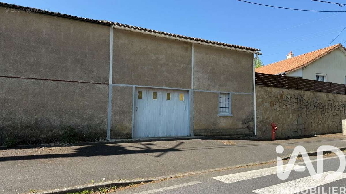 Photo 2 - Parking à BARBECHAT