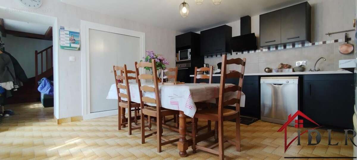 Maison à VESAIGNES-SUR-MARNE