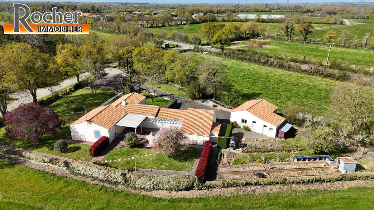 Maison à COMMEQUIERS