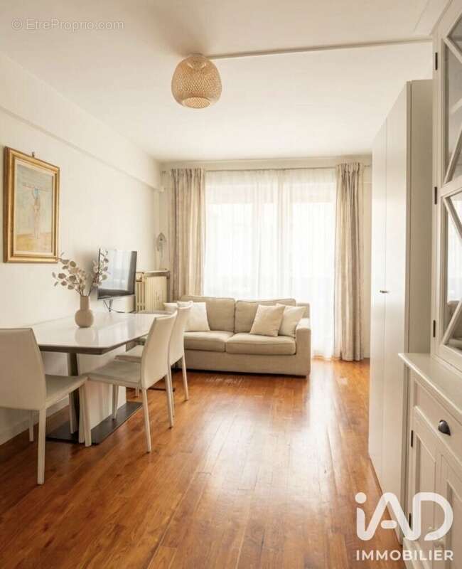 Appartement 41 m² à Paris-16e  - photo 2