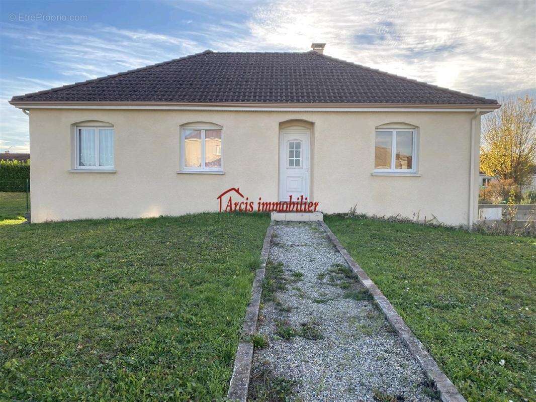 Maison à MERY-SUR-SEINE